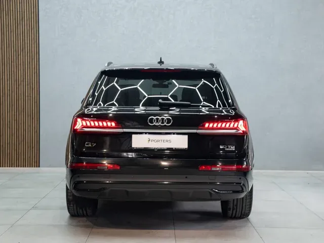 Audi Q7 2019 photo 3