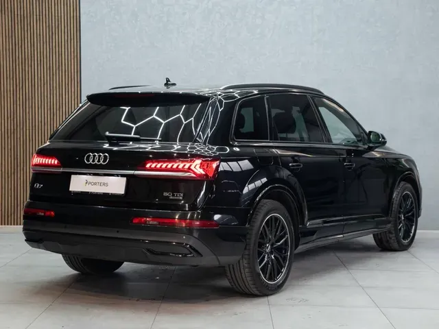Audi Q7 2019 photo 2
