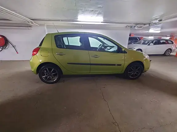 Renault Clio 2010 photo 5
