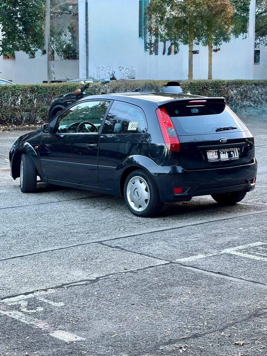 Ford Fiesta 2005 photo 3