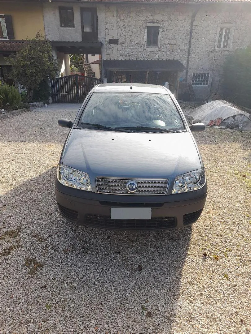 Fiat Punto 2004 photo 2