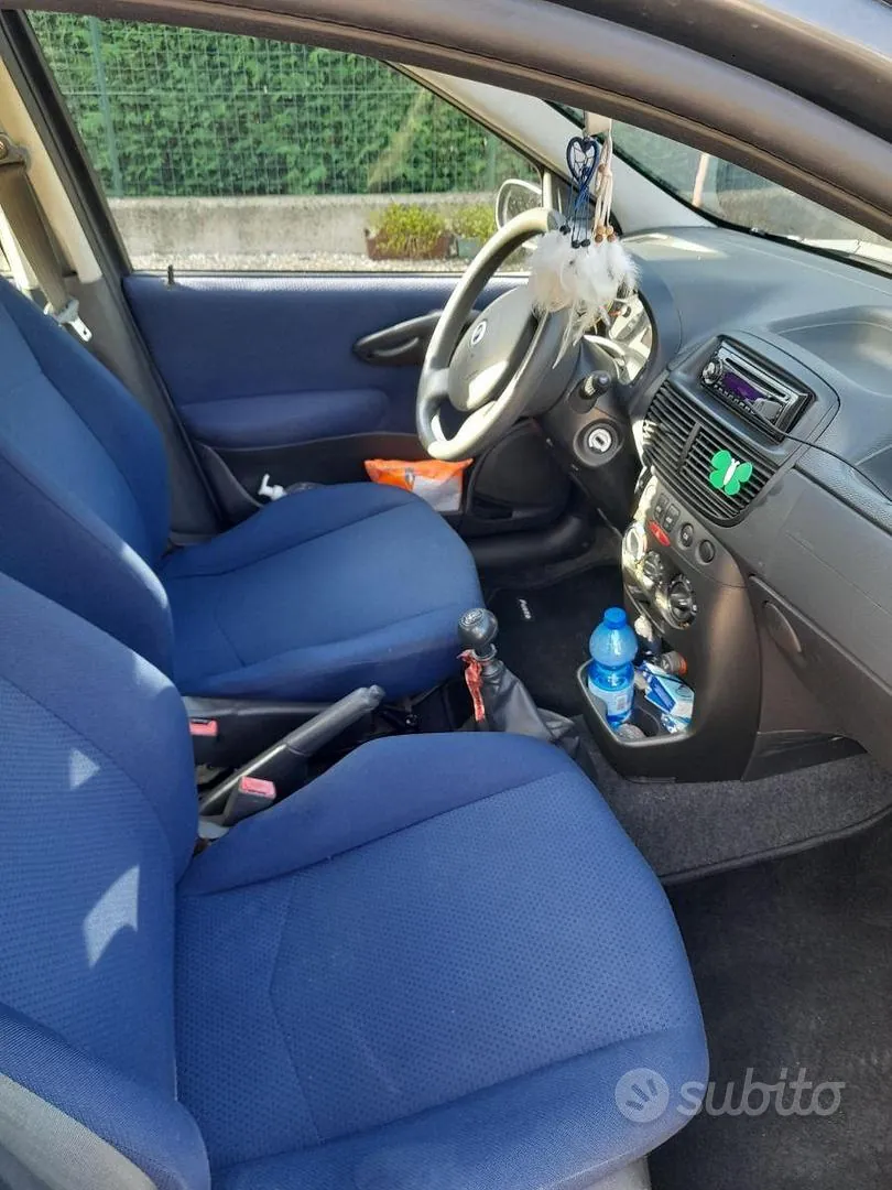 Fiat Punto 2004 photo 4