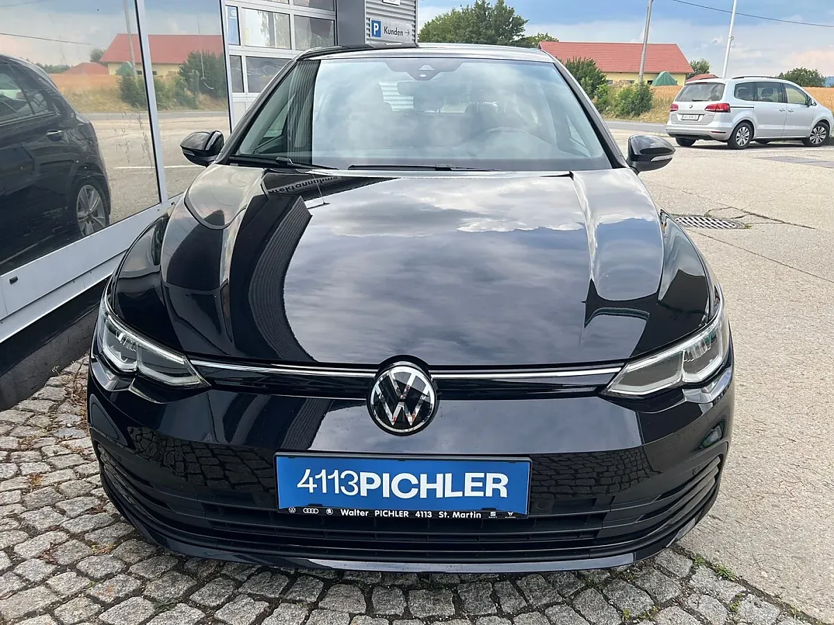 Volkswagen Golf 2024 photo 2