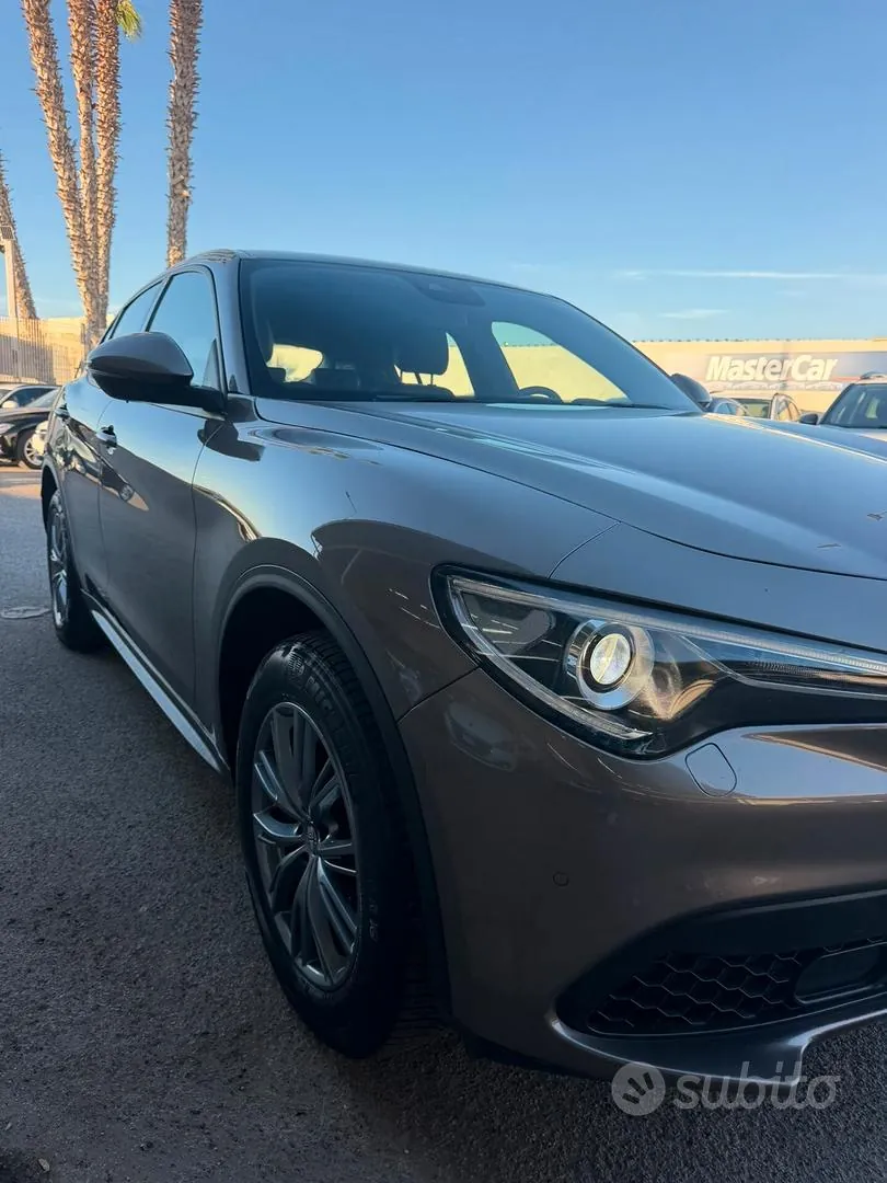 Alfa Romeo Stelvio 2018 photo 2