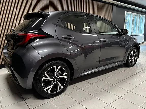 Toyota Yaris 2023 photo 5