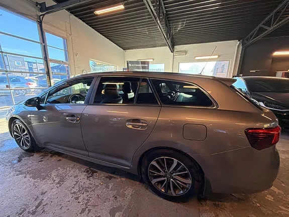 Toyota Avensis 2016 photo 3