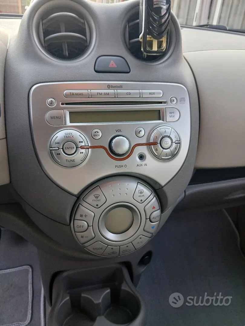 Nissan Micra 2011 photo 5