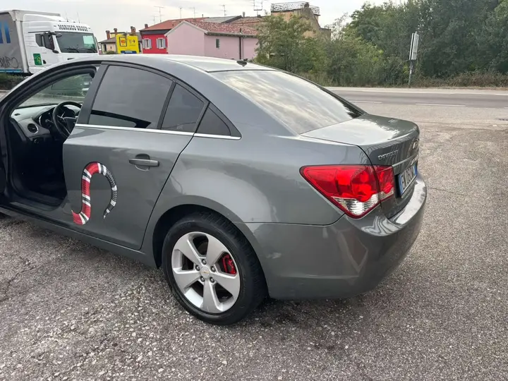Chevrolet Cruze 2012 photo 3