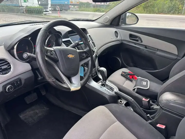 Chevrolet Cruze 2012 photo 2