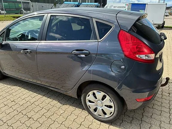 Ford Fiesta 2012 photo 2
