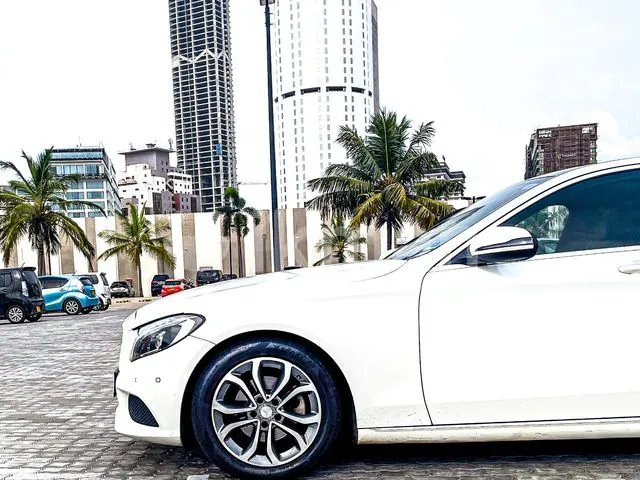 Mercedes-Benz C200 2015 photo 3