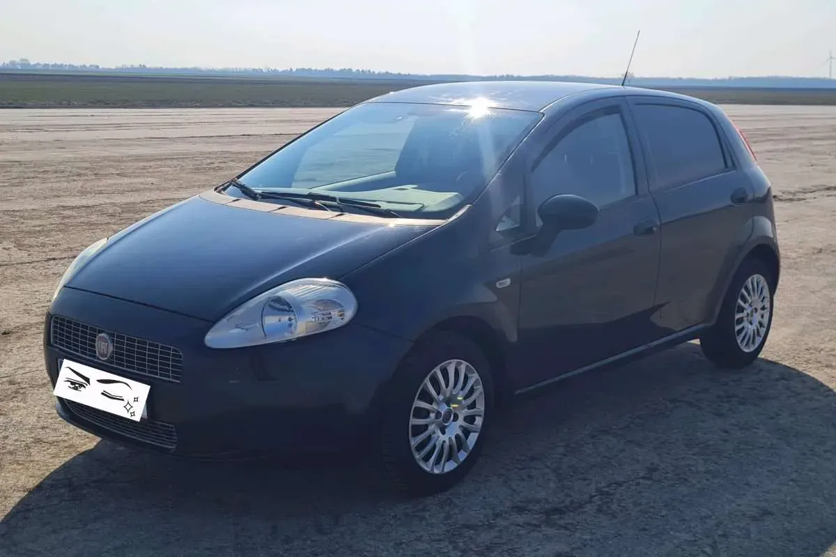 Fiat Punto 2009 photo 2