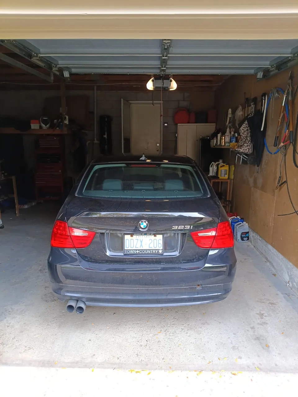BMW 323I 2011 photo 2