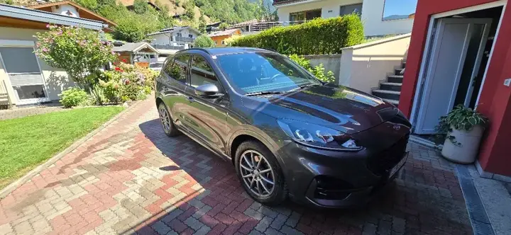 Ford Kuga 2021 photo 2
