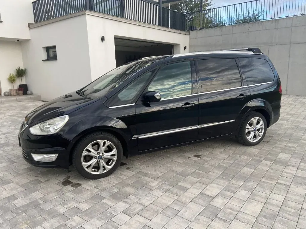 Ford Galaxy 2011 photo 2