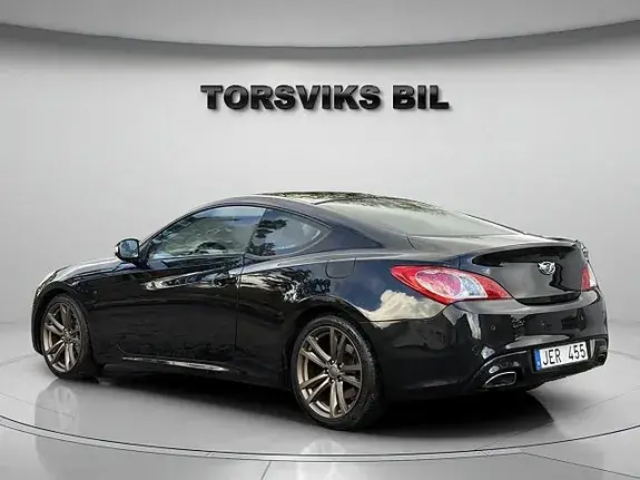 Hyundai Genesis 2011 photo 4