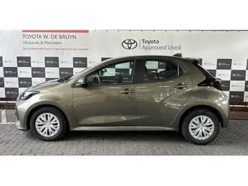 Toyota Yaris 2024 photo 2