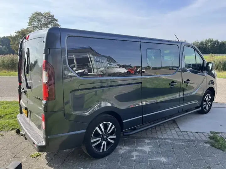 Renault Trafic 2024 photo 2