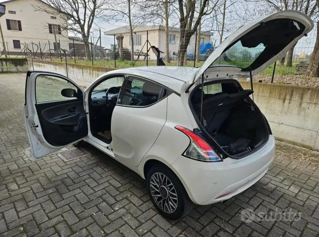 Lancia Ypsilon 2018 photo 4