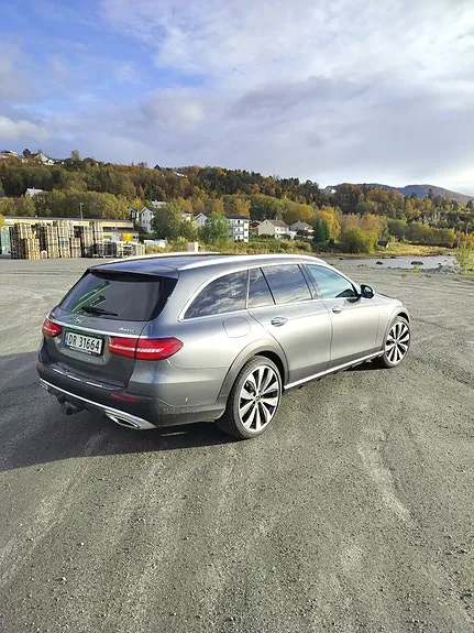 Mercedes-Benz E-Class 2017 photo 4