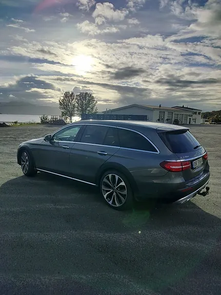 Mercedes-Benz E-Class 2017 photo 2