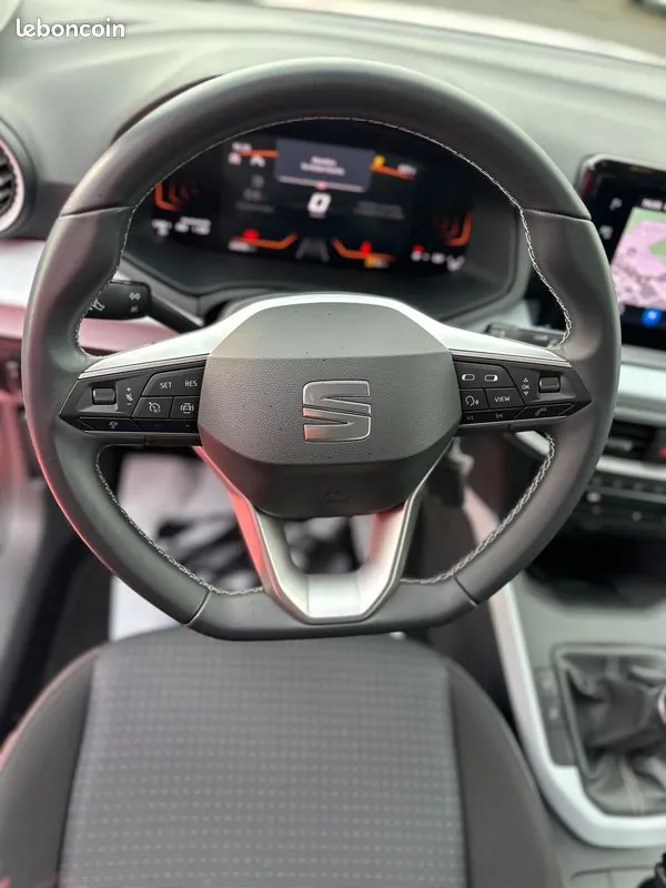 Seat Arona 2023 photo 4