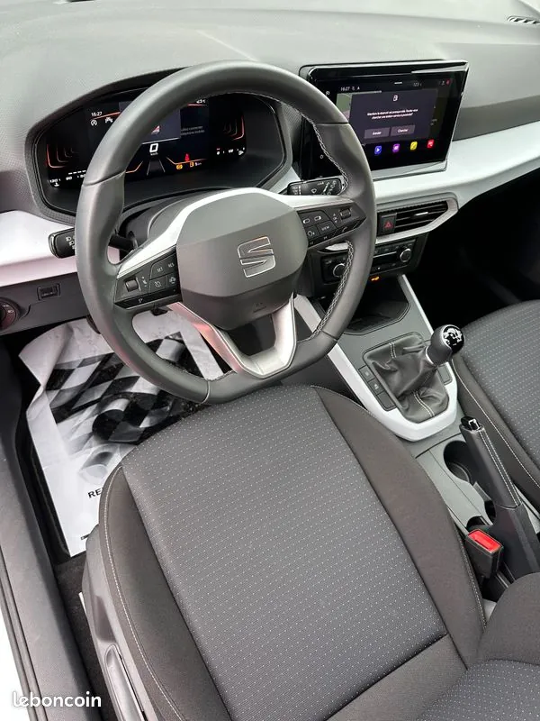 Seat Arona 2023 photo 2