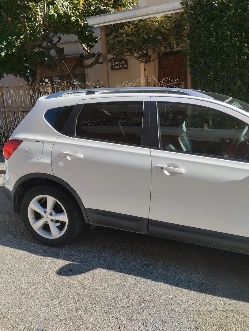 Nissan Qashqai 2010 photo 2