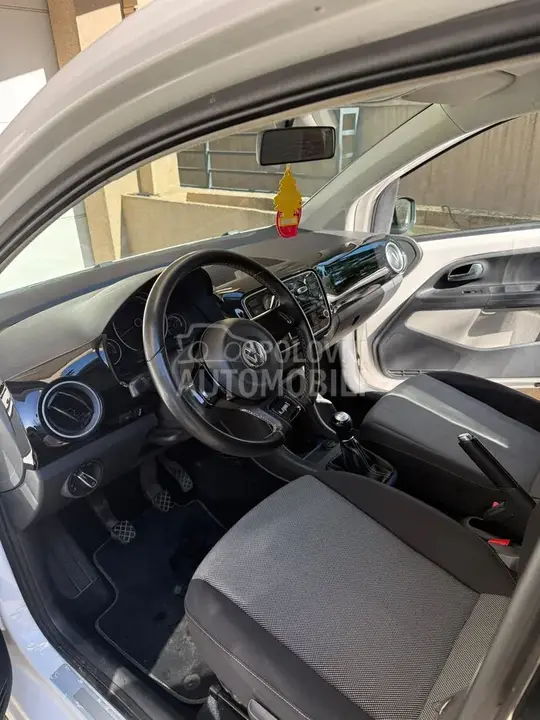 Volkswagen Up 2013 photo 2