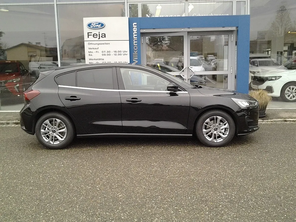 Ford Focus 2026 photo 2