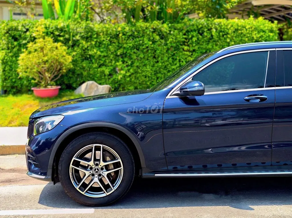 Mercedes-Benz Glc-Class 2019 photo 2