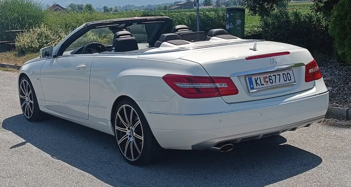 Mercedes-Benz E-Class 2012 photo 2