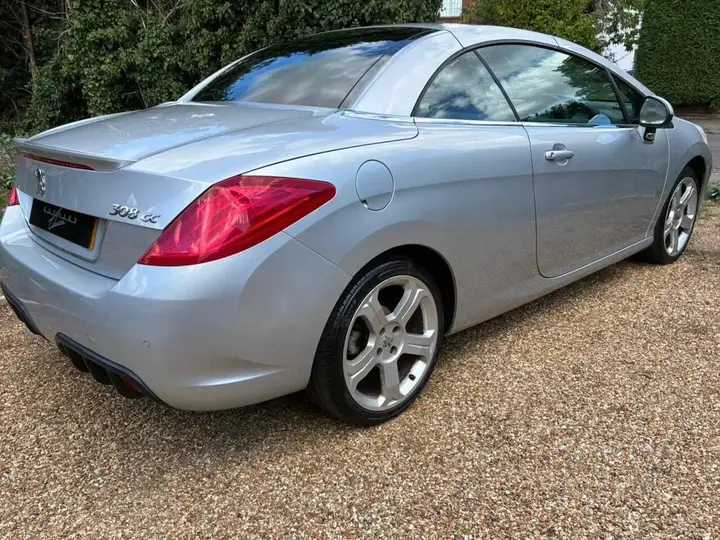 Peugeot 308 2011 photo 2