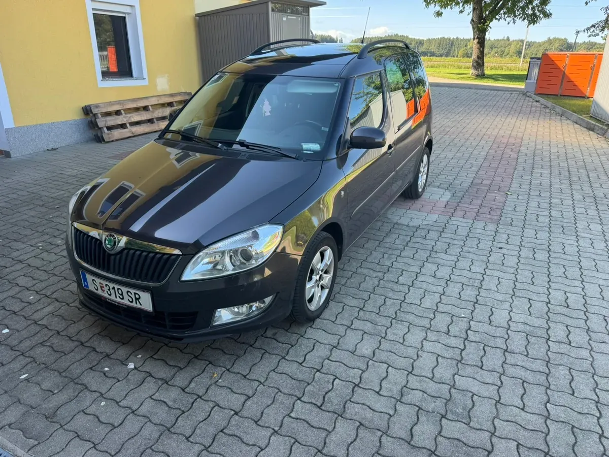 Skoda Roomster 2011 photo 2