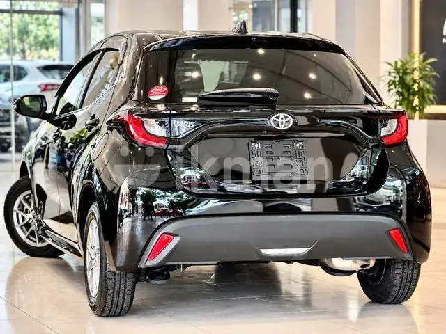 Toyota Yaris 2023 photo 2