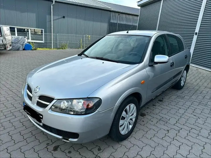 Nissan Almera