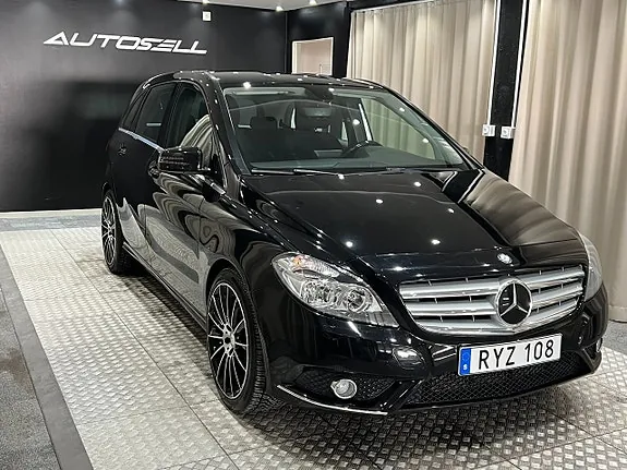 Mercedes-Benz B180 2013 photo 3