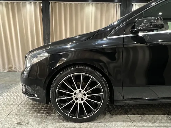 Mercedes-Benz B180 2013 photo 4