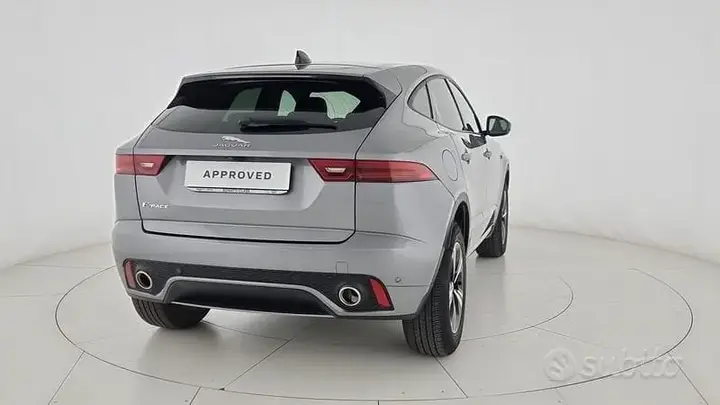Jaguar E-Pace 2023 photo 2