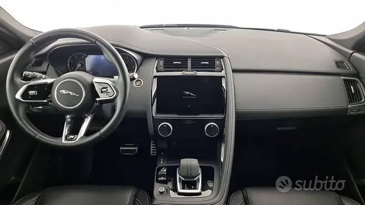 Jaguar E-Pace 2023 photo 4