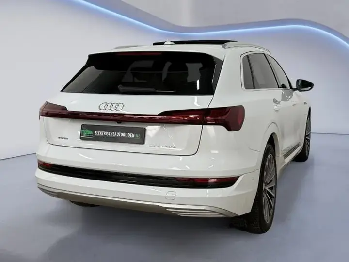Audi E-Tron 2021 photo 2