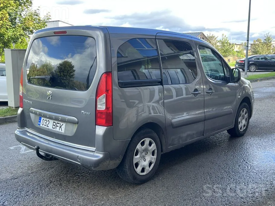Peugeot Partner 2011 photo 2