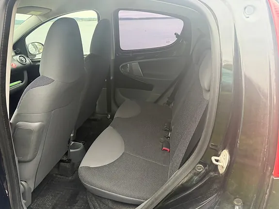 Peugeot 107 2008 photo 5