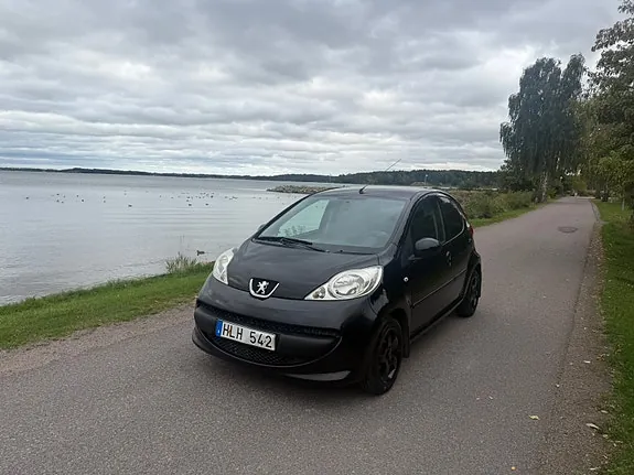 Peugeot 107 2008 photo 2