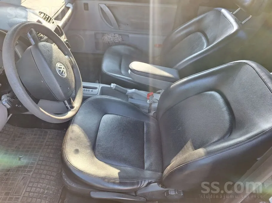 Volkswagen Beetle 2000 photo 5