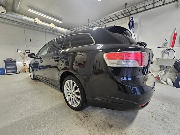 Toyota Avensis 2010 photo 5