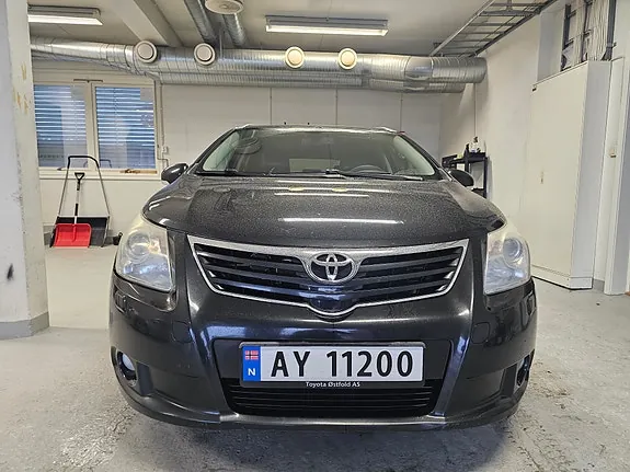 Toyota Avensis 2010 photo 2