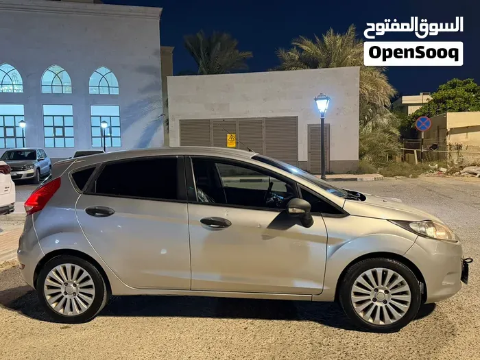 Ford Fiesta 2012 photo 3