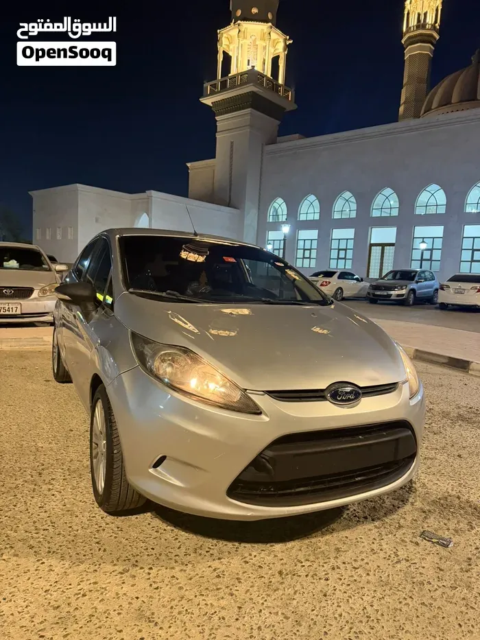 Ford Fiesta 2012 photo 2