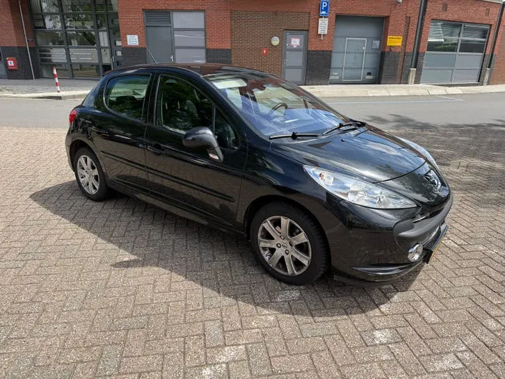 Peugeot 207 2007 photo 3